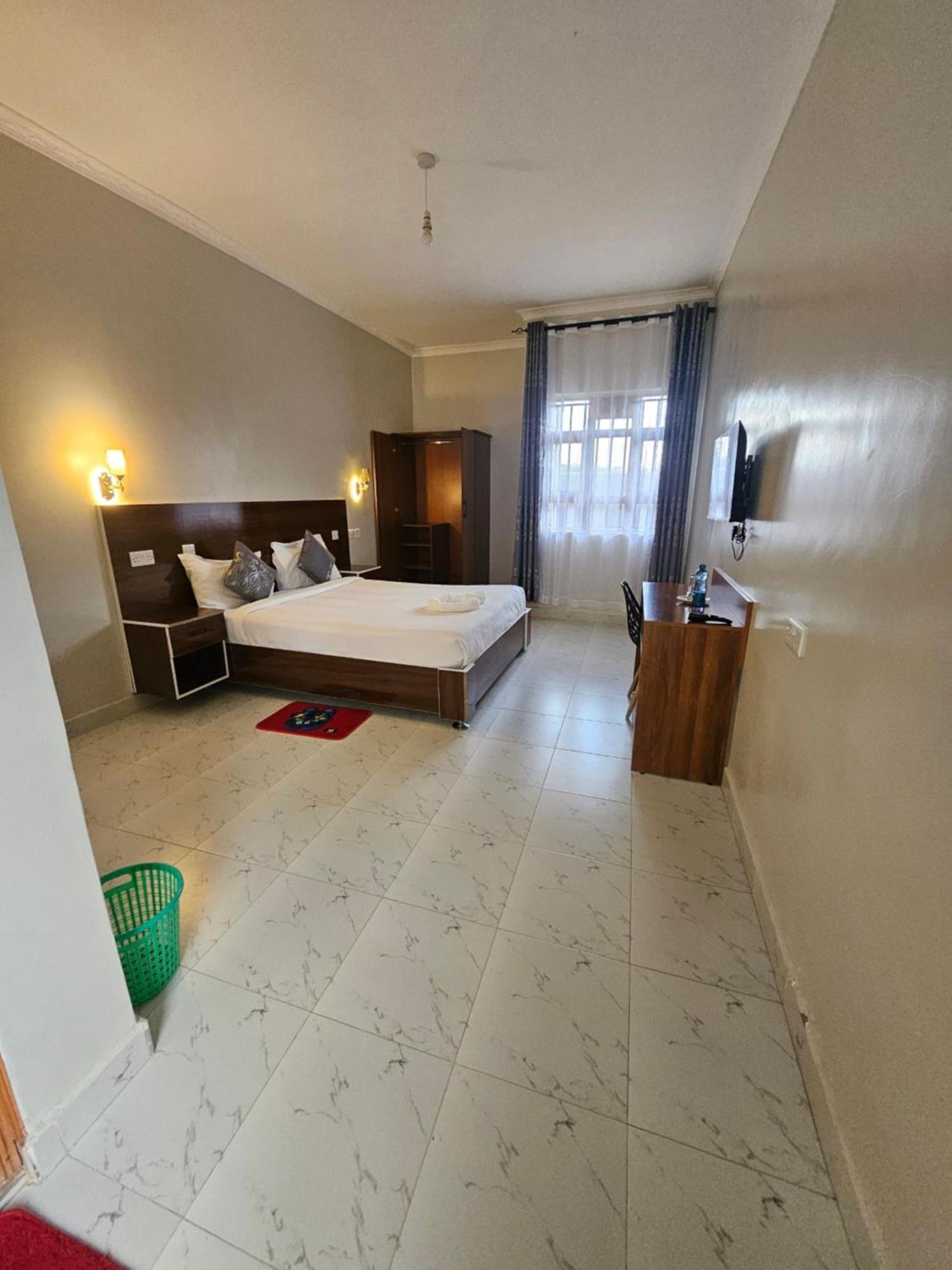 Grand Amoena Guest House Найваша Экстерьер фото